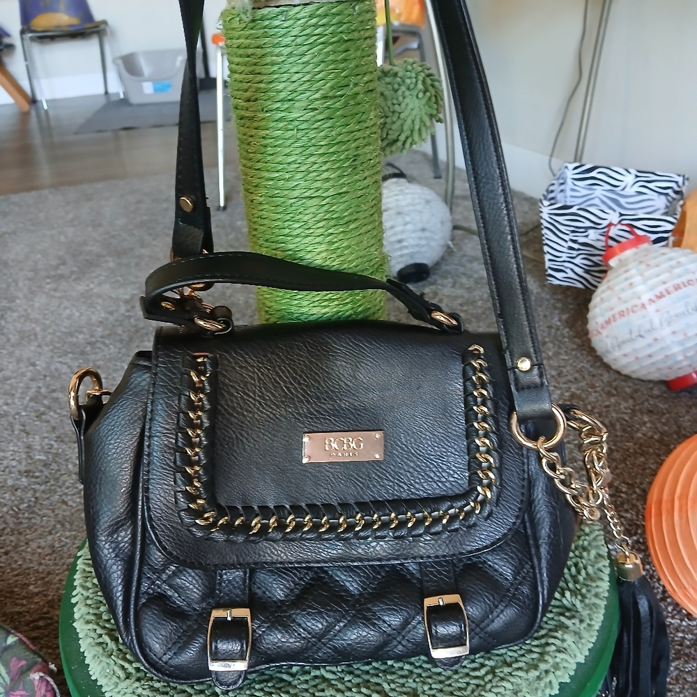 BCBGMAXAZERIA